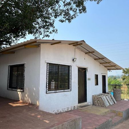 Happy Land Farm Hotell Karjat Exteriör bild