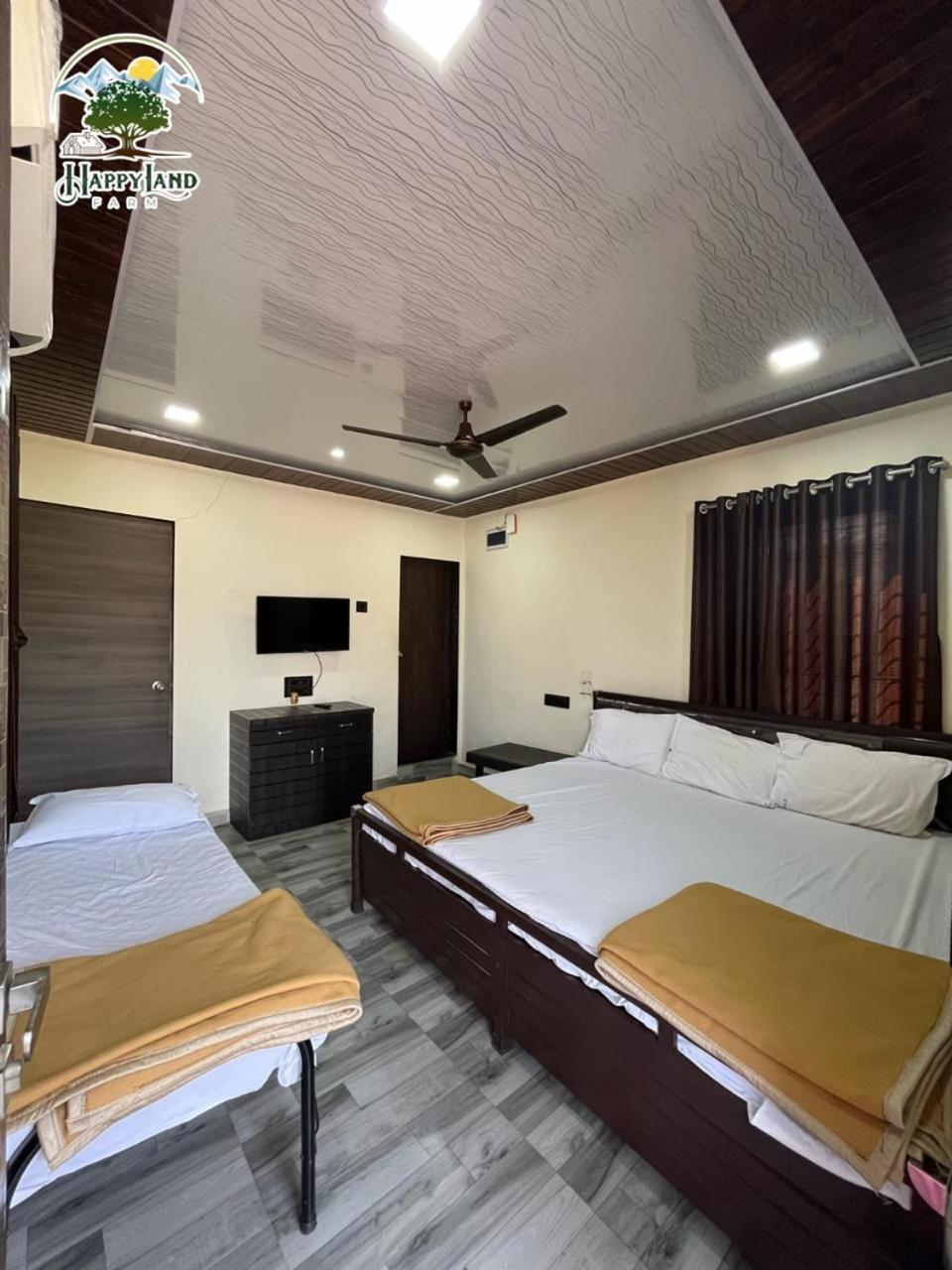 Happy Land Farm Hotell Karjat Exteriör bild