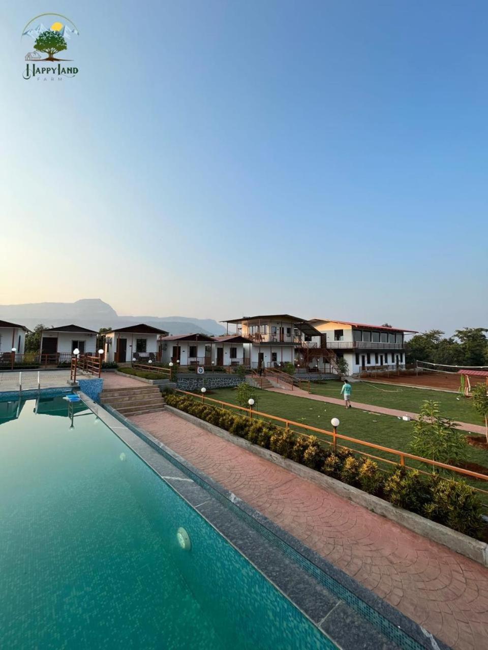 Happy Land Farm Hotell Karjat Exteriör bild