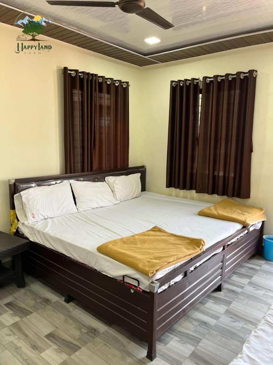 Happy Land Farm Hotell Karjat Exteriör bild