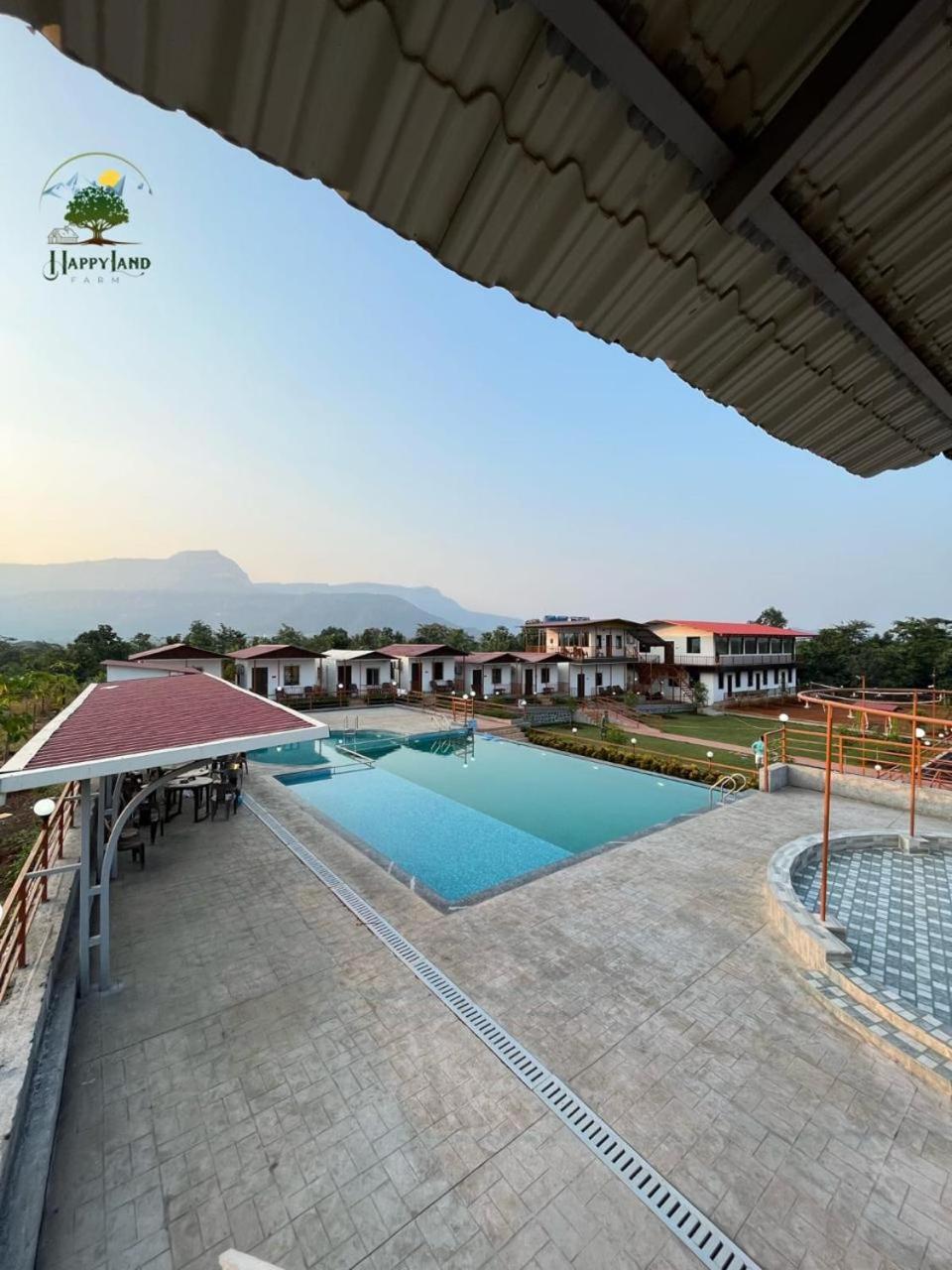 Happy Land Farm Hotell Karjat Exteriör bild