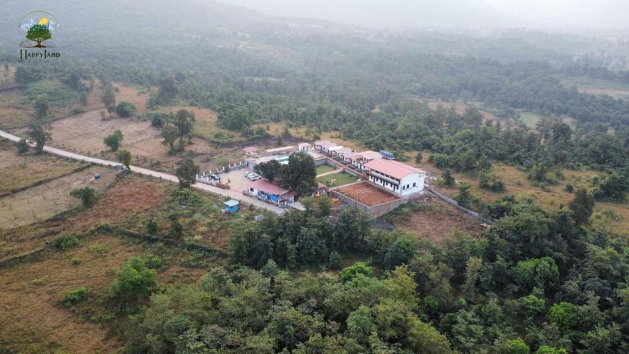 Happy Land Farm Hotell Karjat Exteriör bild