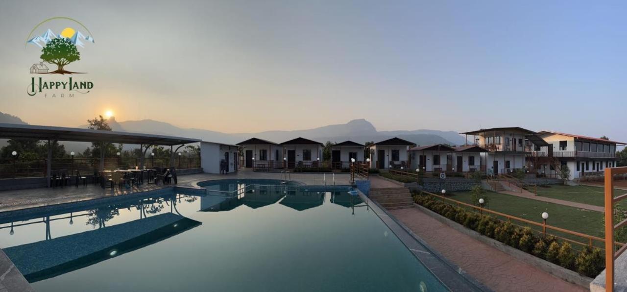 Happy Land Farm Hotell Karjat Exteriör bild
