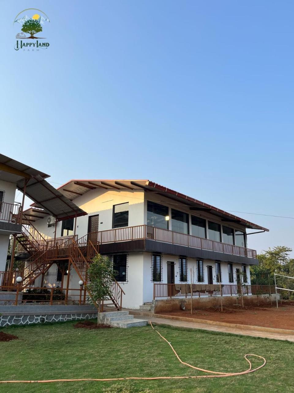 Happy Land Farm Hotell Karjat Exteriör bild