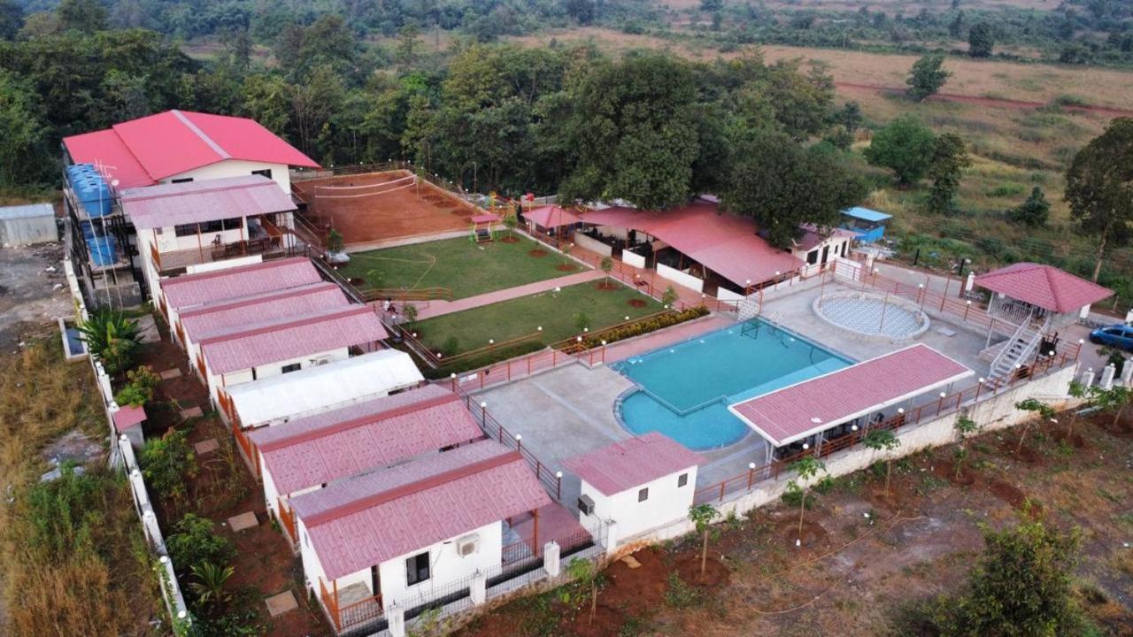 Happy Land Farm Hotell Karjat Exteriör bild